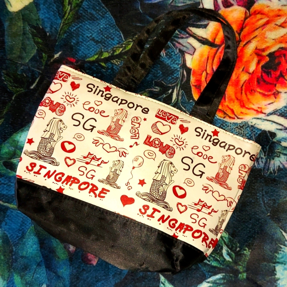 Y2K Singapore All Over Graphic Shoulder Purse